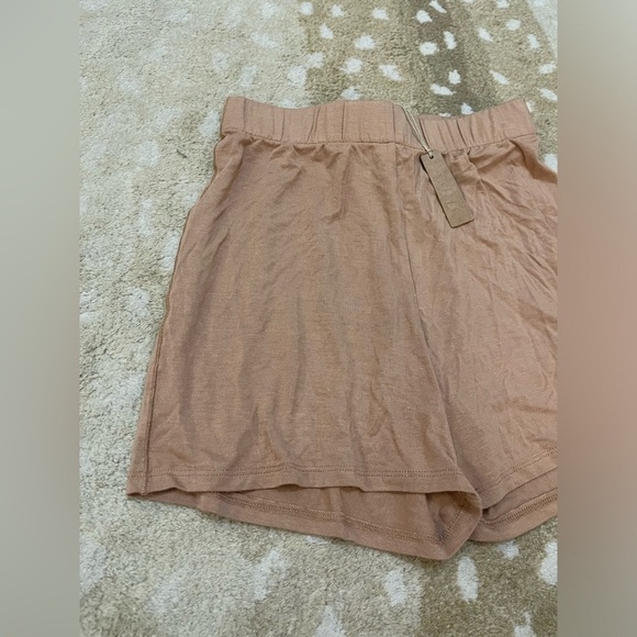 Skims NWT knit pajama shorts in ochre tan women’s size XXS - Picture 4 of 9